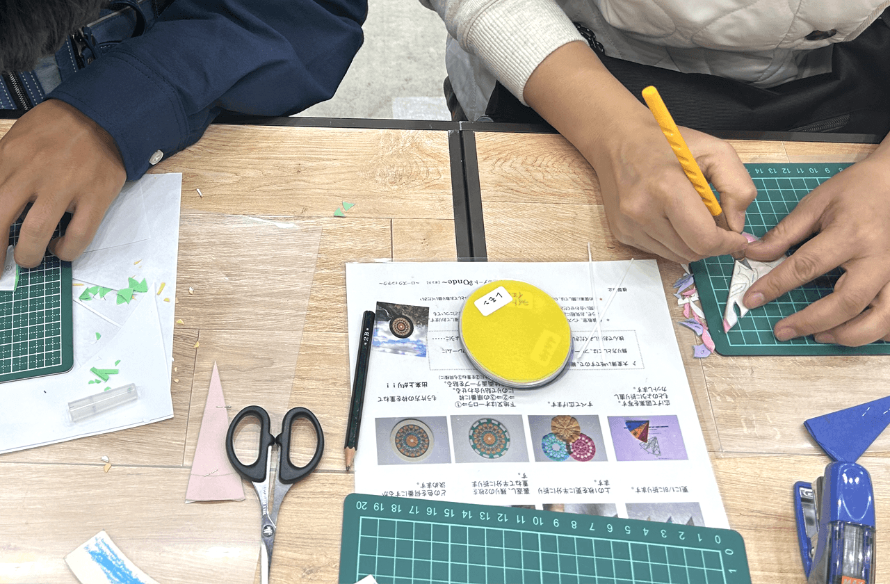 ローズウィンドウ　ぺり.どっと　体験教室　ペーパークラフト　講座　ワークショップ